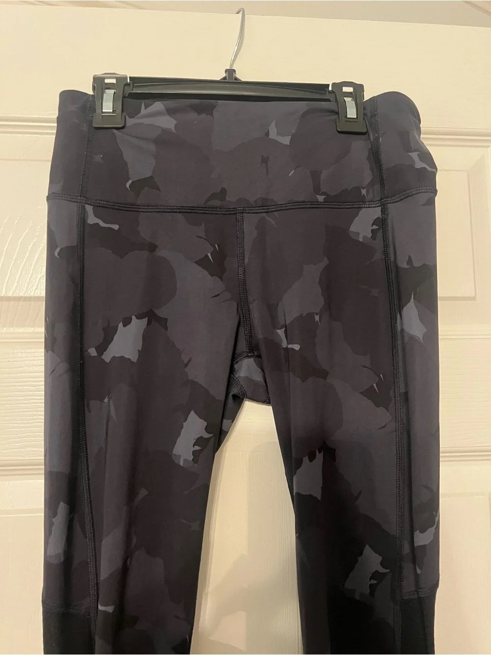 lululemon athletica Black & Dark Gray Camouflage Leggings